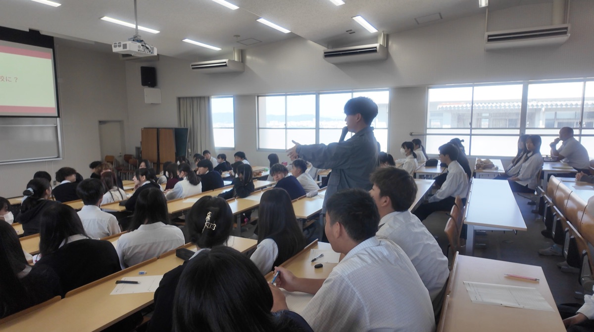 1年生「ビジネス基礎」での社会人講話